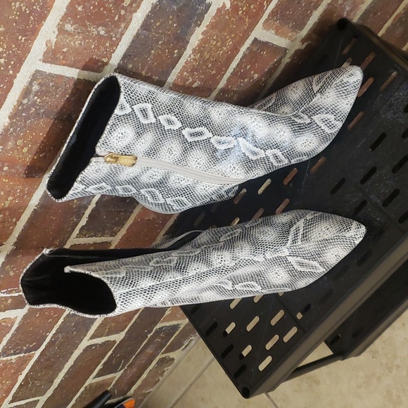 Cape Robbin booties. - Picture 2 of 9